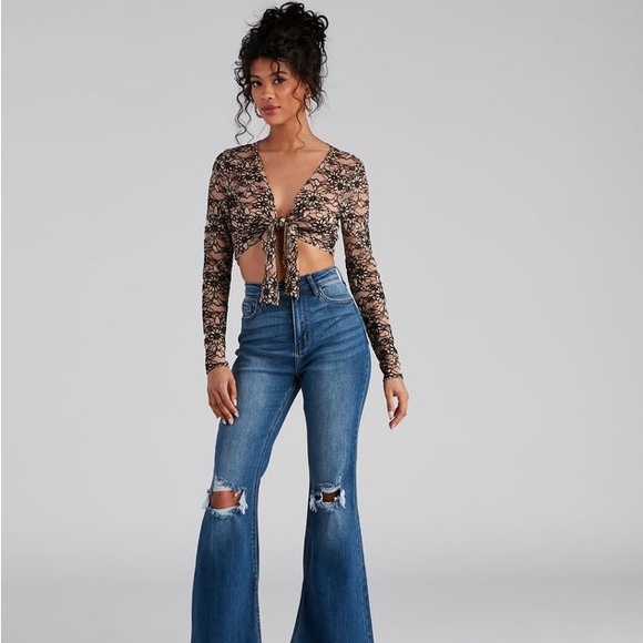 Flirty Floral Lace Tie Front Crop Top - Picture 3 of 6